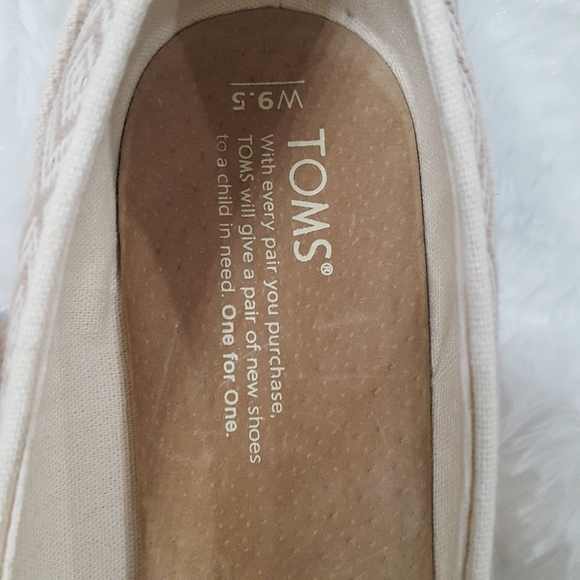 Tom's Women's Slip On Wedge - Picture 3 of 4